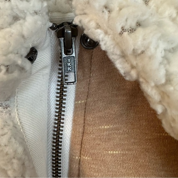 CAbi McQueen Jacket Tan Faux Shearling Full Zip Like New 3908 Sz M - Picture 9 of 11